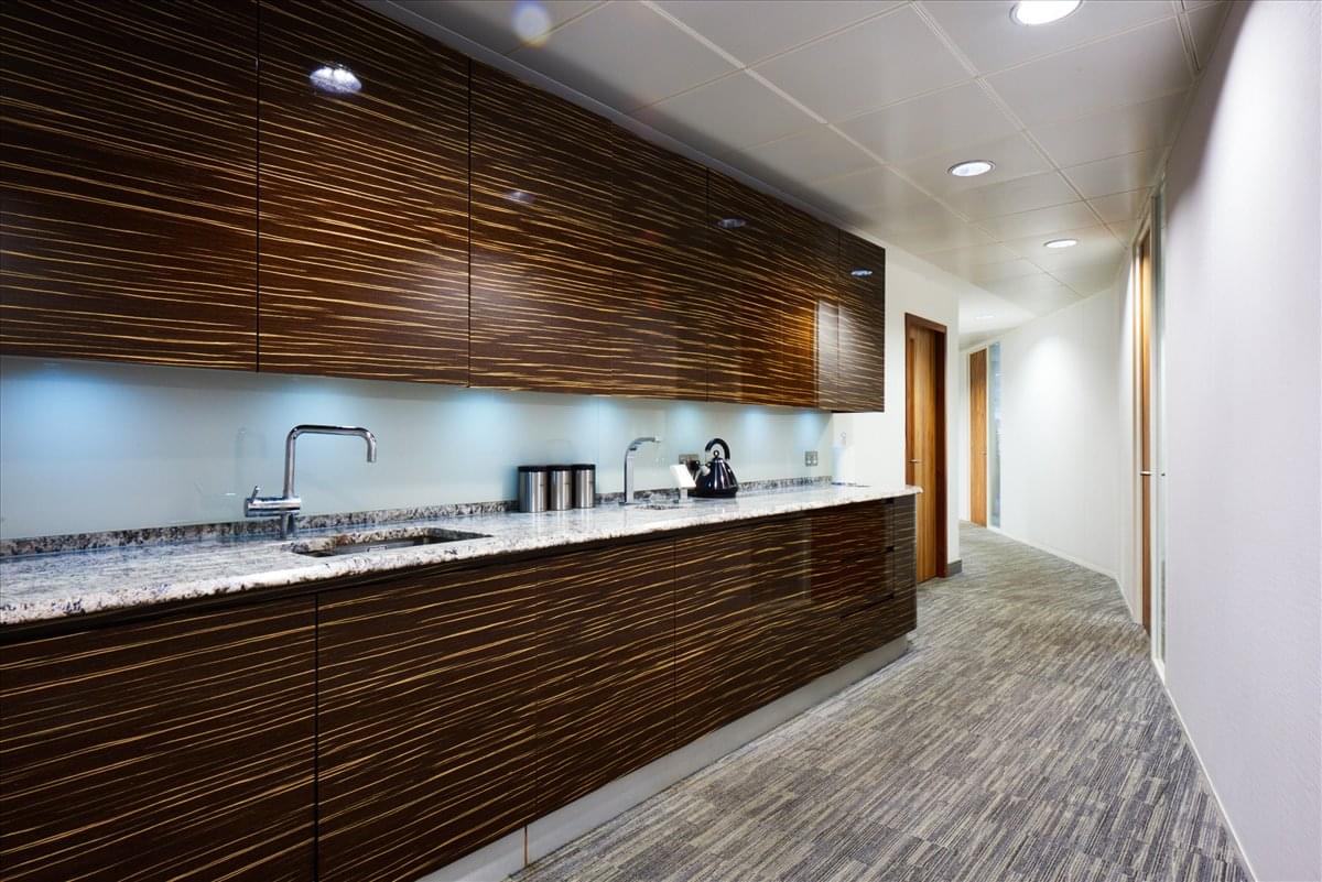 Facilities furnishings & layout of the office for rent at 34 Lime Street EC3M 7AT