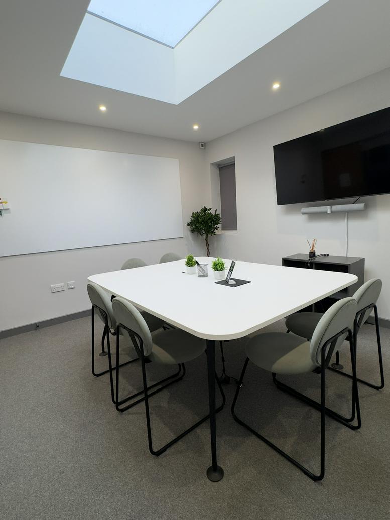Facilities furnishings & layout of the office for rent at 360, Brighton Road CR2 6AL