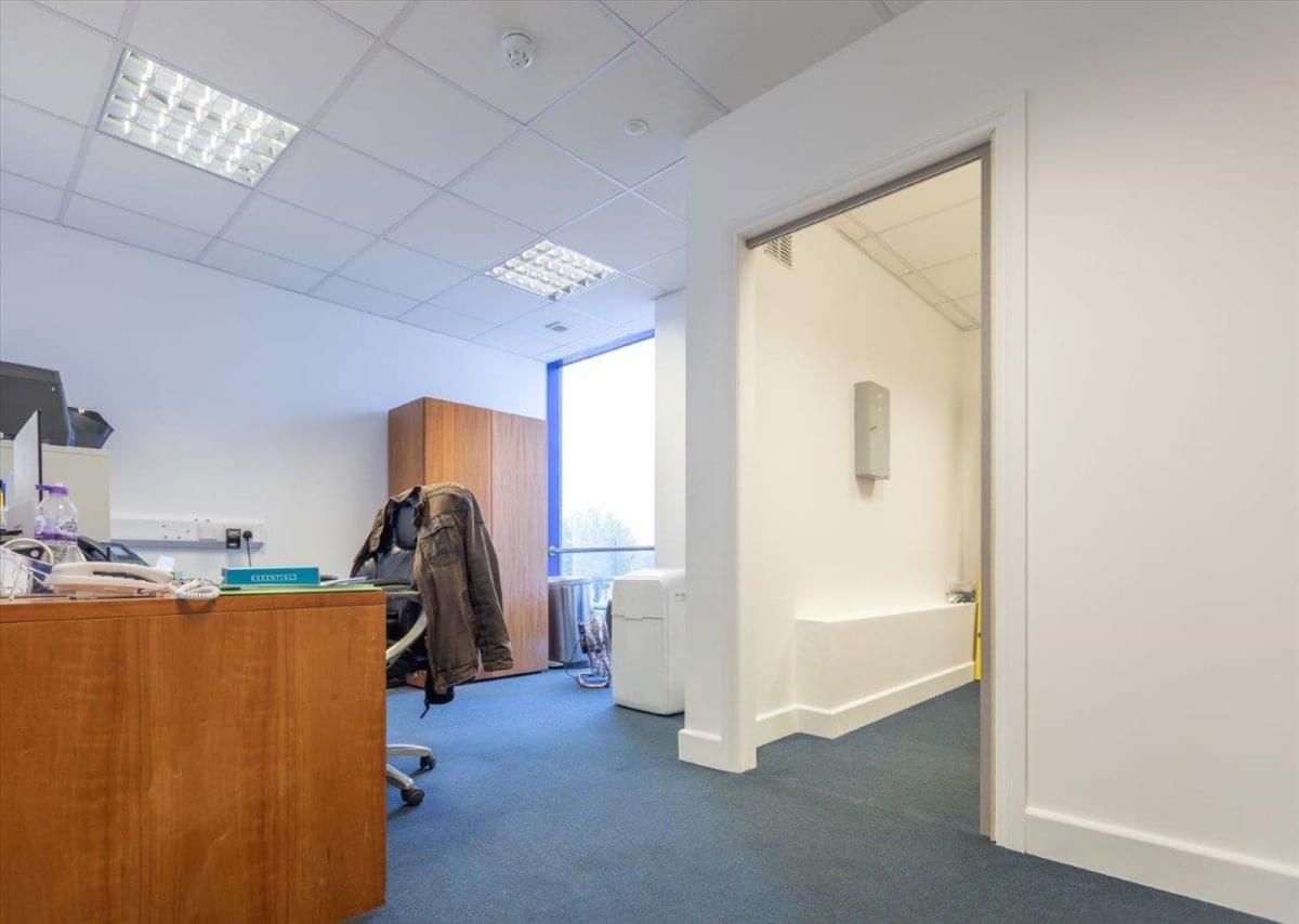 Image of the workspace at 372 Ealing Road, Alperton HA0 1BH