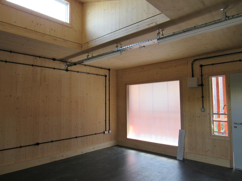 Photo of an office at 384 Abbott Rd, Aberfeldy Village E14 0UX