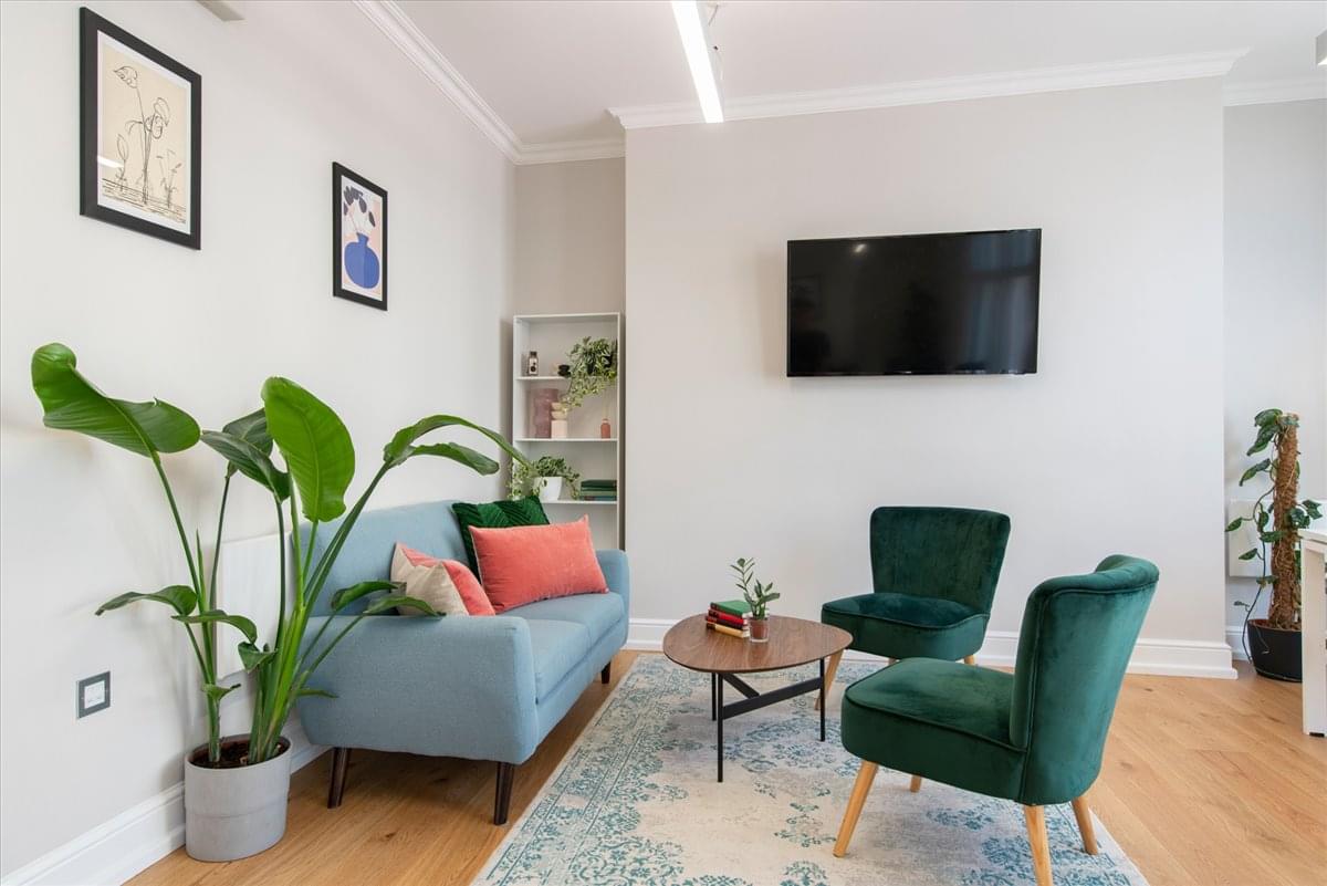 Photo of the workspace available at 385-389 Oxford Street W1C 2NB