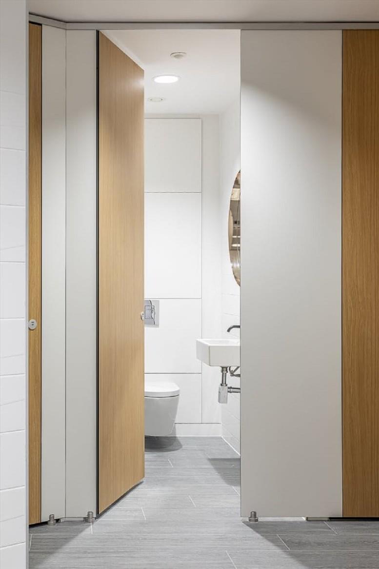 Image of the workspace at 3 City North Place, City North East Tower N4 3HQ