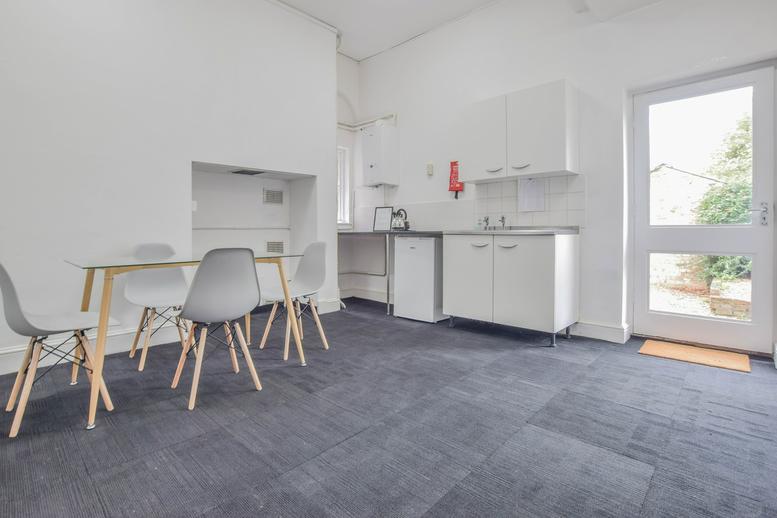 Facilities furnishings & layout of the office for rent at 3 Port Hill, Hertford SG141PJ