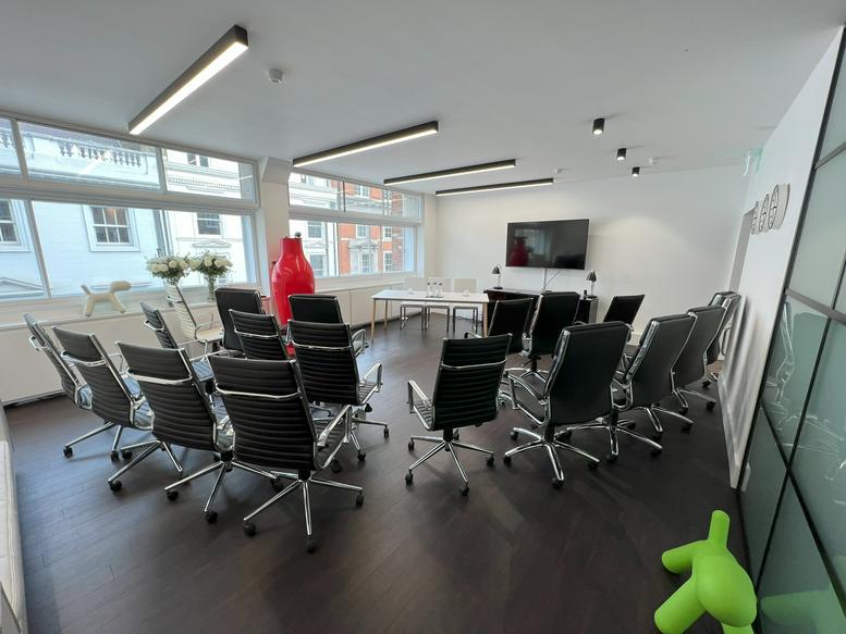 Photo of an office at 3rd Floor, 45 Albemarle Street W1S 4JL