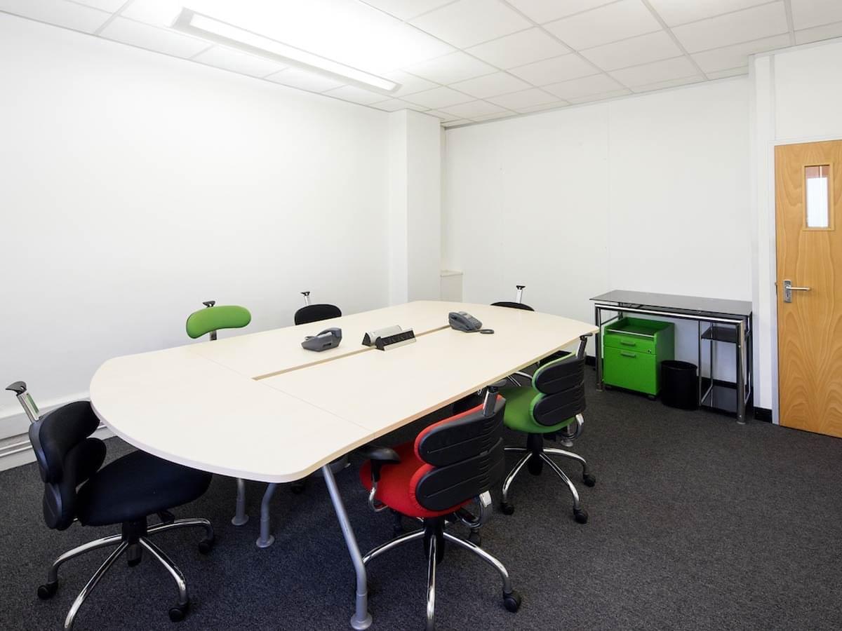 Image of the workspace at 4-6 Wadsworth Road UB6 7JJ