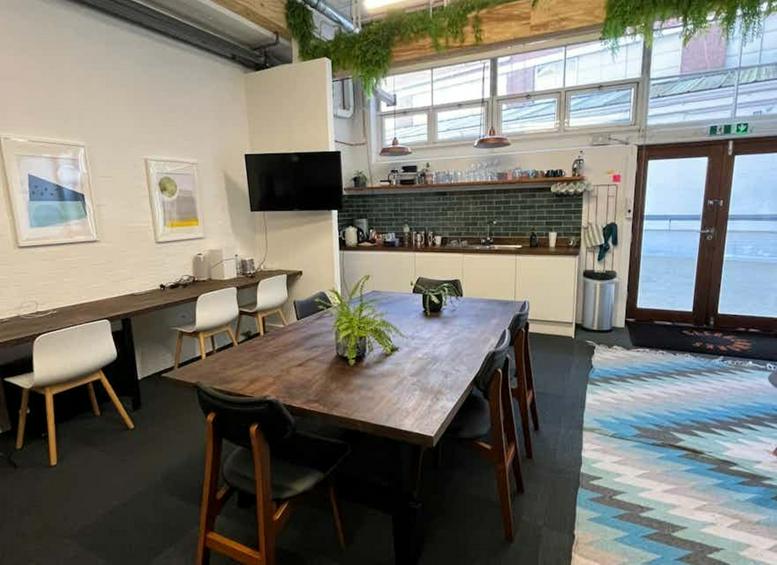 Photo of an office at 40 Bowling Green Lane EC1R 0NE