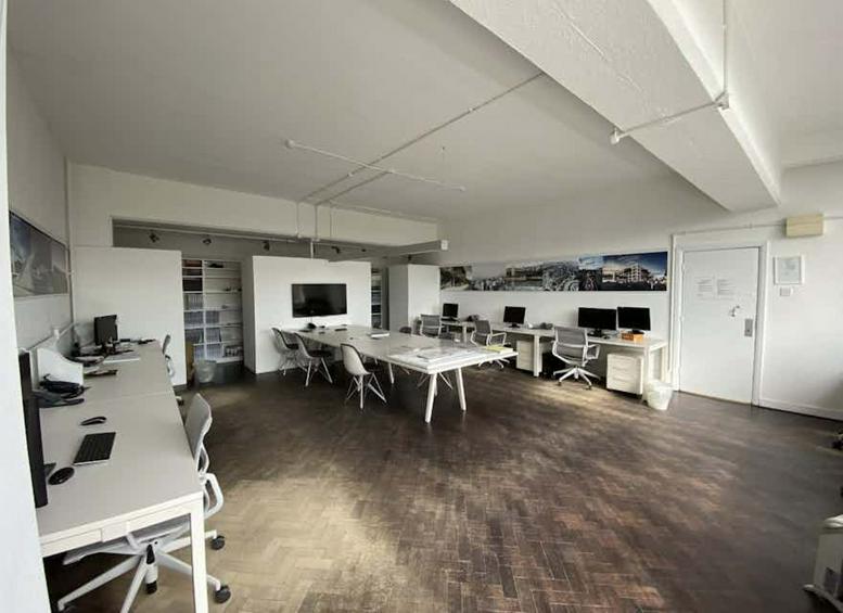 Photo of an office at 40 Bowling Green Lane EC1R 0NE