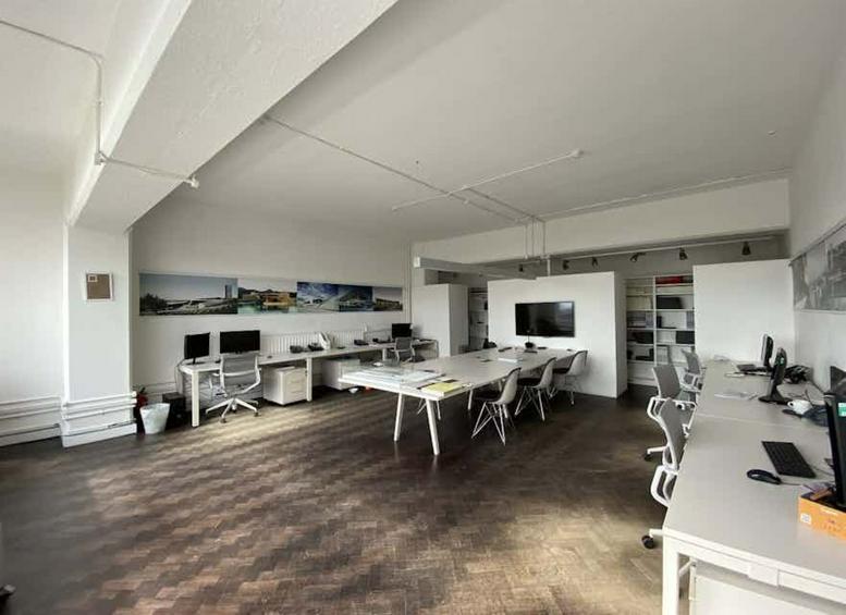Photo of an office at 40 Bowling Green Lane EC1R 0NE