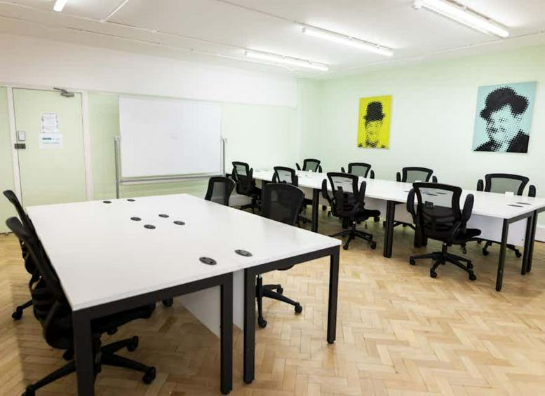 Photo of an office at 40 Bowling Green Lane EC1R 0NE
