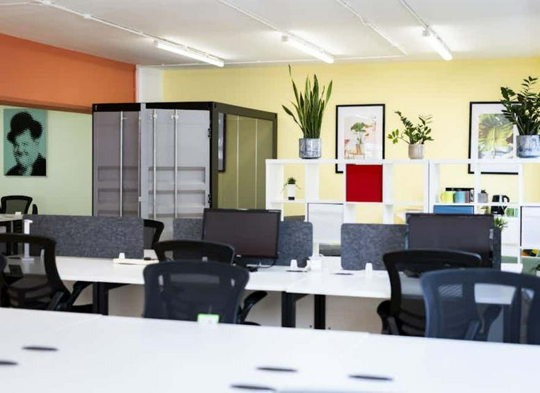 Photo of an office at 40 Bowling Green Lane EC1R 0NE