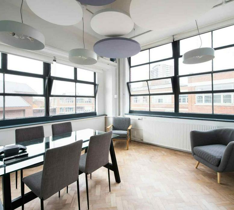 Photo of an office at 40 Bowling Green Lane EC1R 0NE
