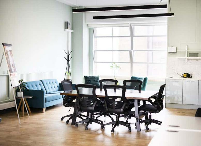 Photo of an office at 40 Bowling Green Lane EC1R 0NE
