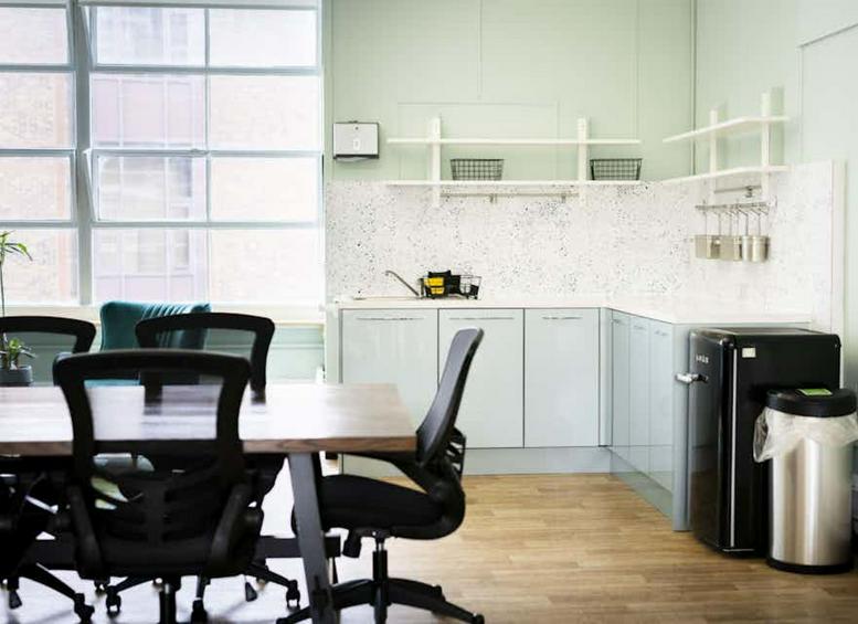 Photo of an office at 40 Bowling Green Lane EC1R 0NE
