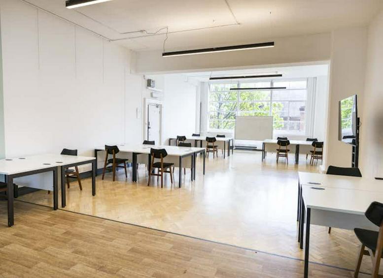 Photo of an office at 40 Bowling Green Lane EC1R 0NE