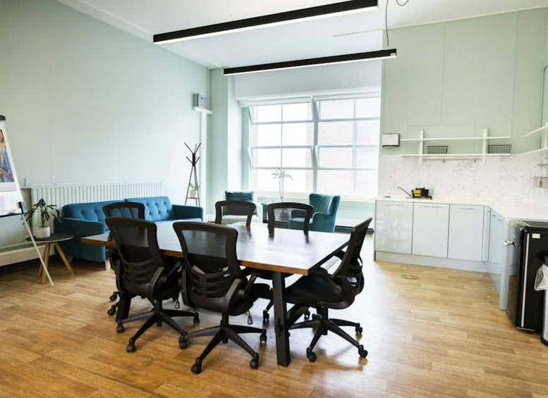 Photo of an office at 40 Bowling Green Lane EC1R 0NE