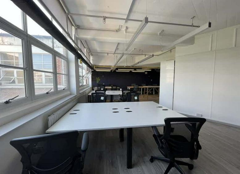 Photo of an office at 40 Bowling Green Lane EC1R 0NE