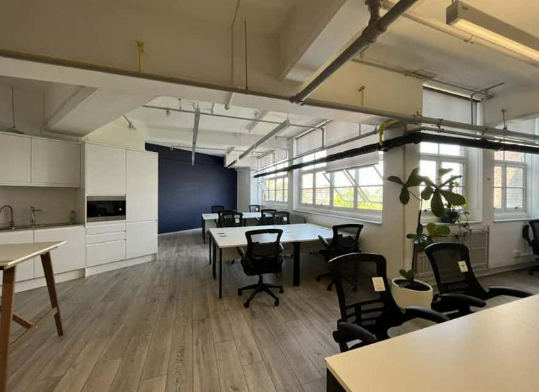 Photo of an office at 40 Bowling Green Lane EC1R 0NE