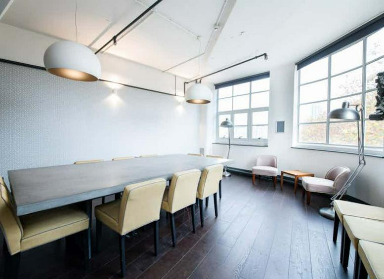 Photo of an office at 40 Bowling Green Lane EC1R 0NE
