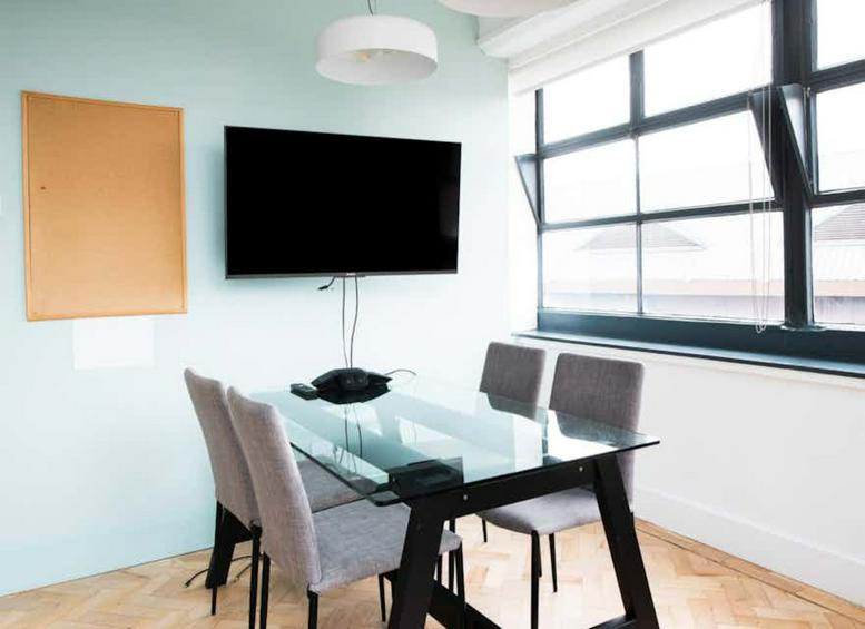 Photo of an office at 40 Bowling Green Lane EC1R 0NE