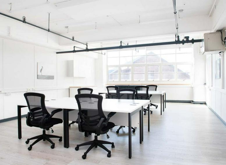 Photo of an office at 40 Bowling Green Lane EC1R 0NE