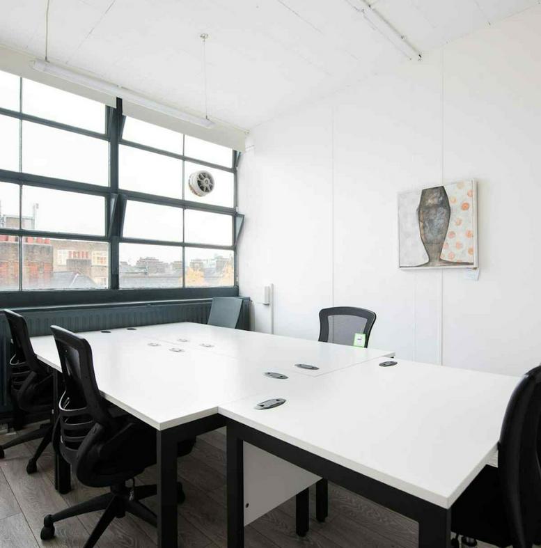 Photo of an office at 40 Bowling Green Lane EC1R 0NE