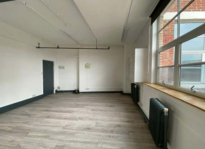 Photo of an office at 40 Bowling Green Lane EC1R 0NE