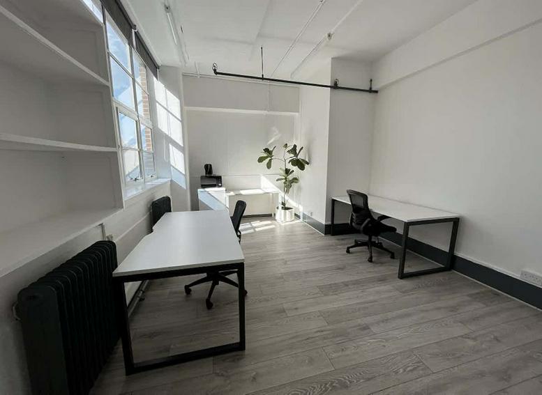 Photo of an office at 40 Bowling Green Lane EC1R 0NE