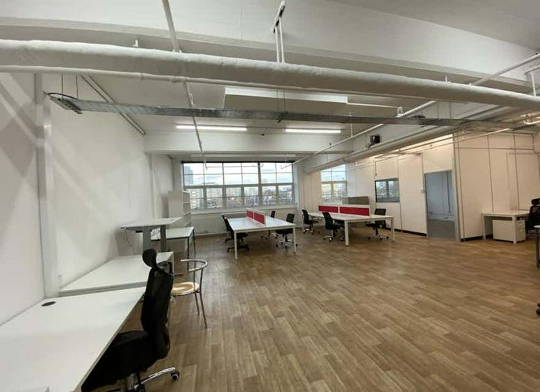 Photo of an office at 40 Bowling Green Lane EC1R 0NE