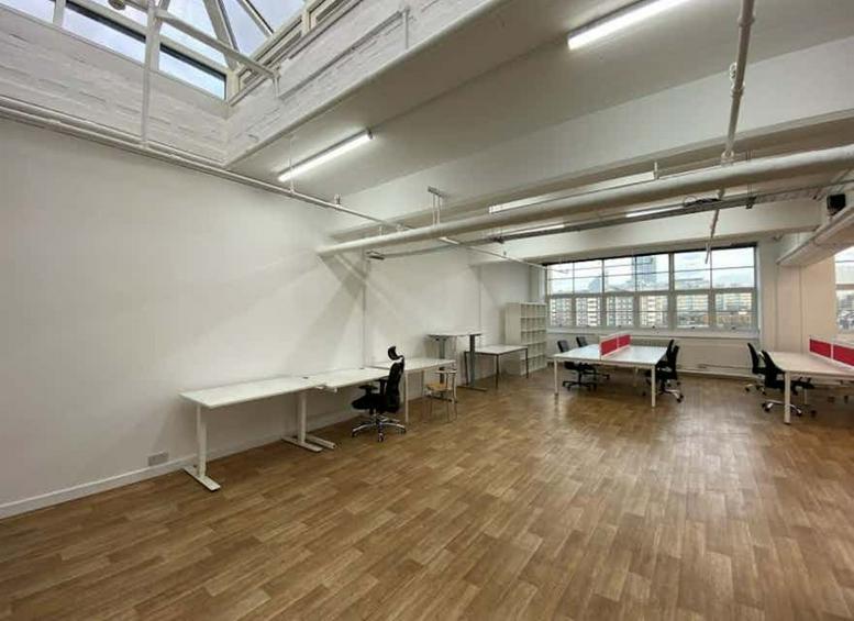 Photo of an office at 40 Bowling Green Lane EC1R 0NE