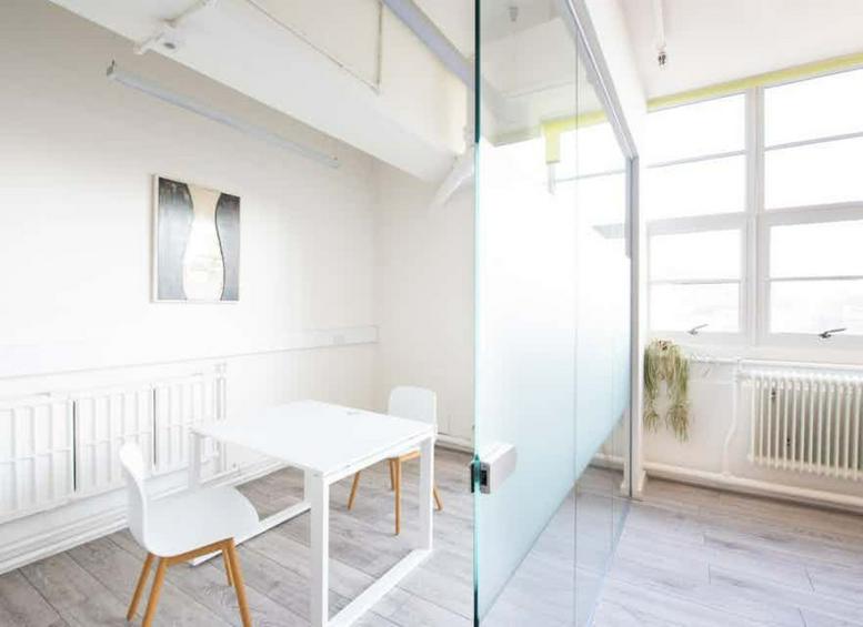 Photo of an office at 40 Bowling Green Lane EC1R 0NE