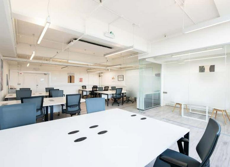 Photo of an office at 40 Bowling Green Lane EC1R 0NE