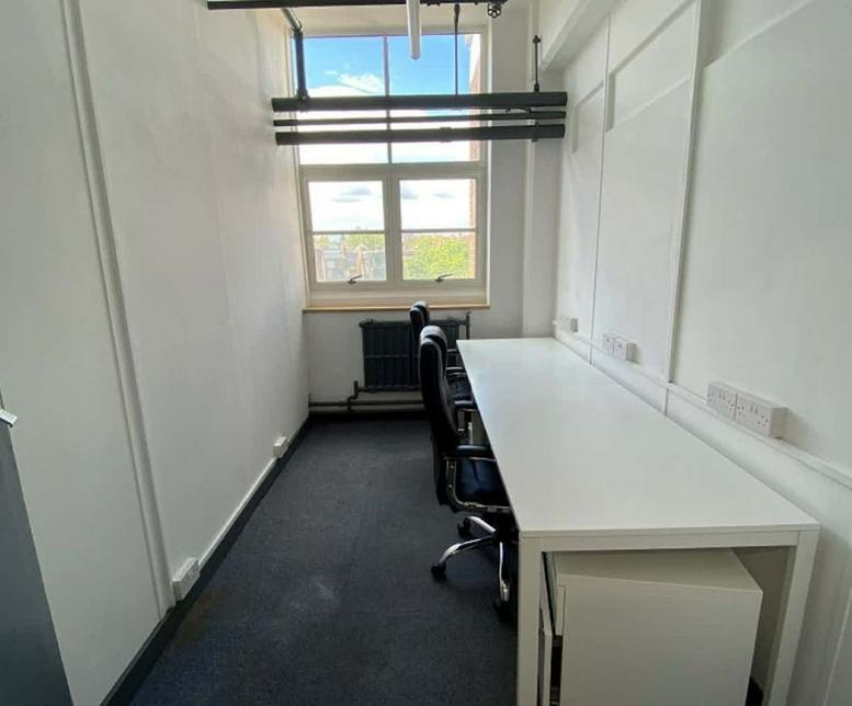 Photo of an office at 40 Bowling Green Lane EC1R 0NE