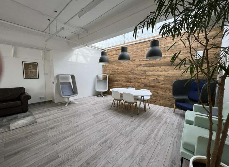 Image of an office at 40 Bowling Green Lane EC1R 0NE