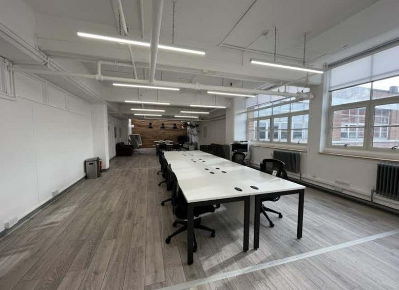 Photo of an office at 40 Bowling Green Lane EC1R 0NE