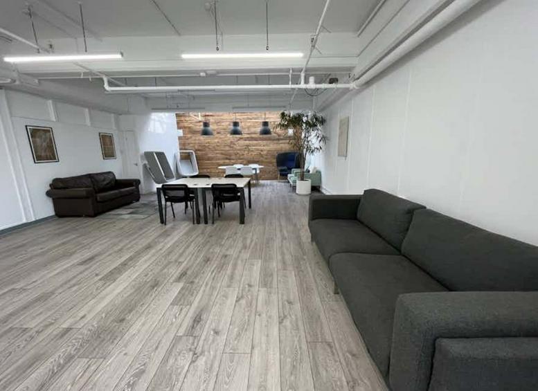 Photo of an office at 40 Bowling Green Lane EC1R 0NE
