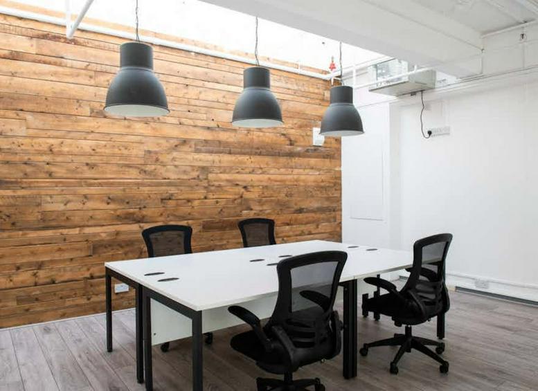 Photo of an office at 40 Bowling Green Lane EC1R 0NE