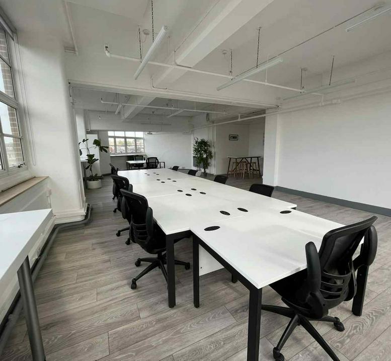 Photo of an office at 40 Bowling Green Lane EC1R 0NE