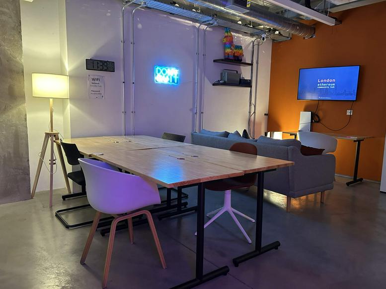 Photo of an office at 41, Pitfield Street N1 6DA