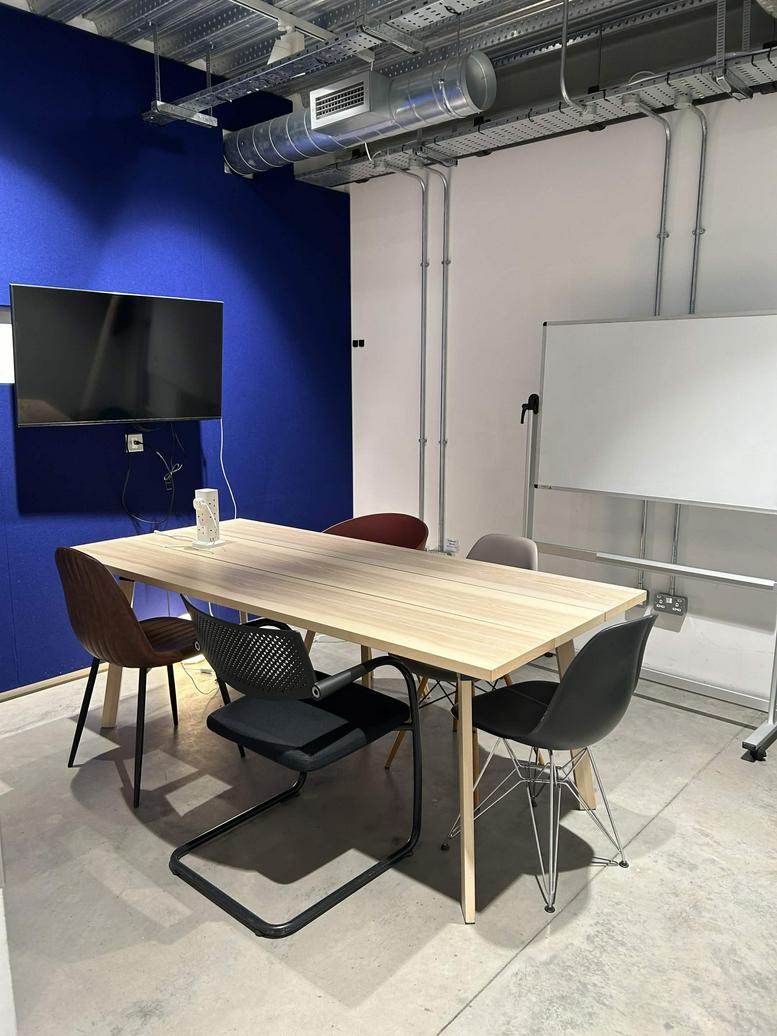Photo of an office at 41, Pitfield Street N1 6DA