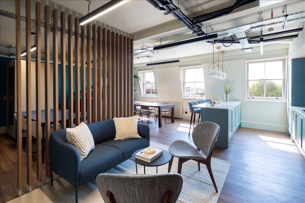 Photo of an office at 42-44 Grosvenor Gardens SW1W 0EB