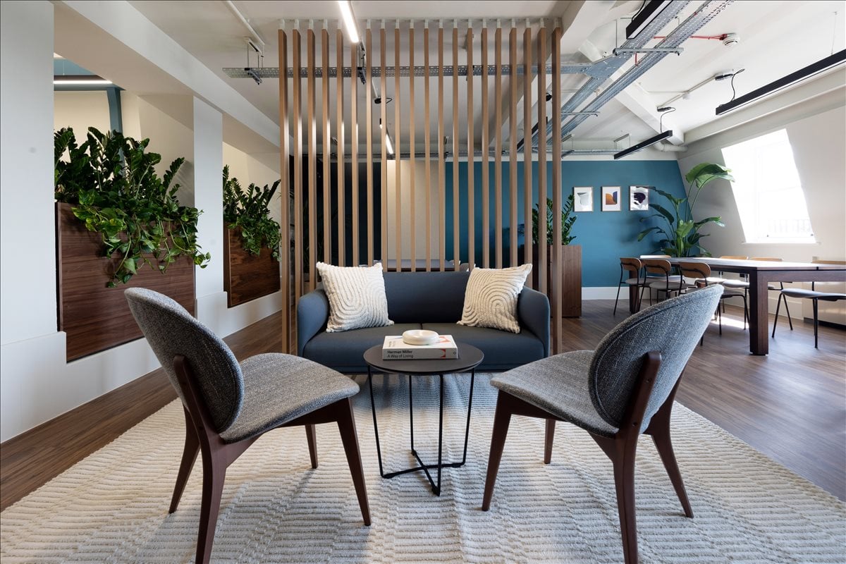Photo of an office at 42-44 Grosvenor Gardens SW1W 0EB