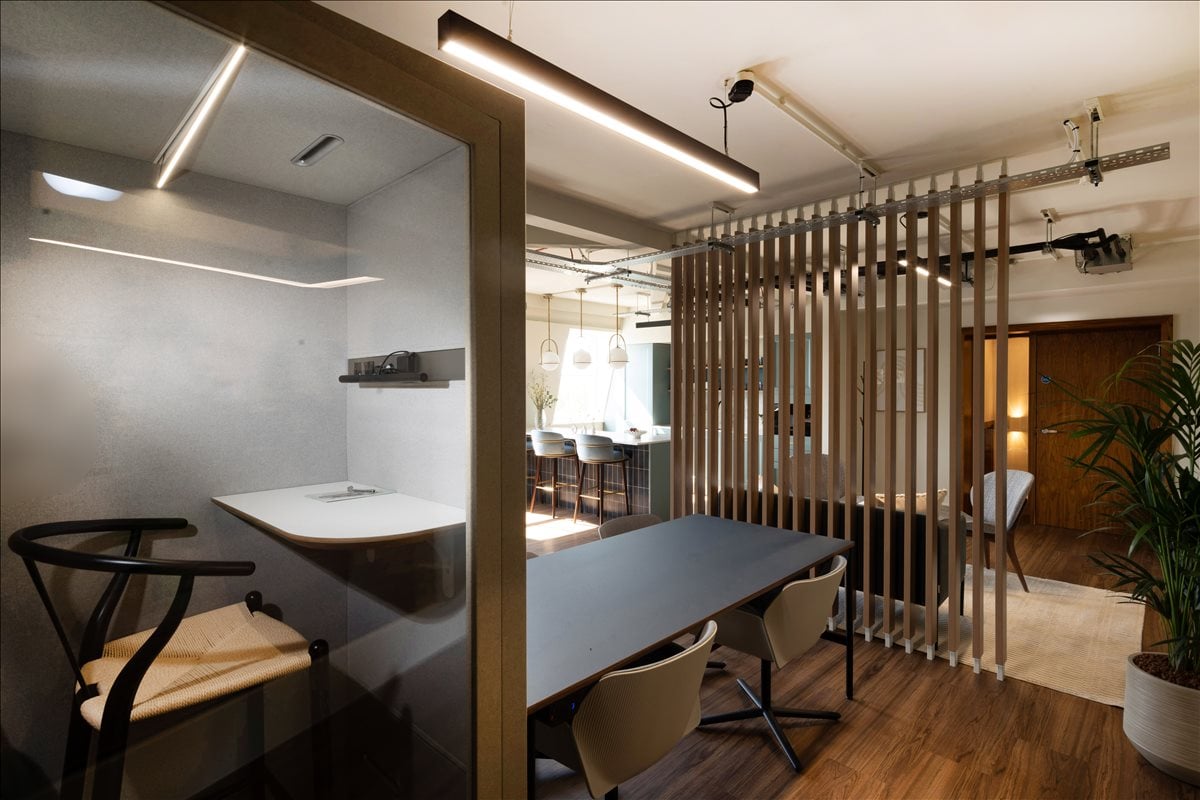Photo of an office at 42-44 Grosvenor Gardens SW1W 0EB