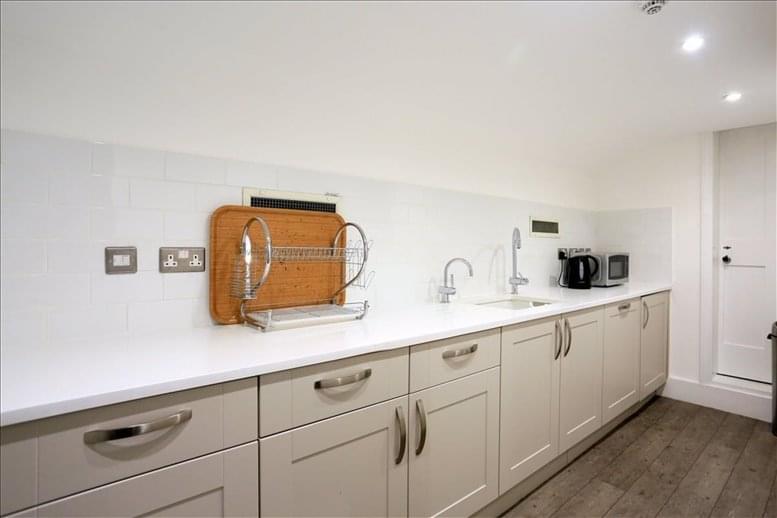 Image of the workspace at 44 Russell Square WC1B 4JP