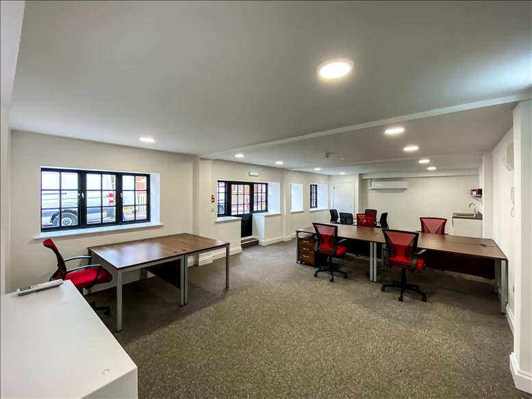 Image of the workspace at 45 Guildford Street KT16 9BA