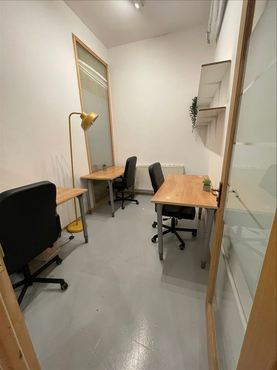Image of an office at 465A Hornsey Road, Islington N19 4DR