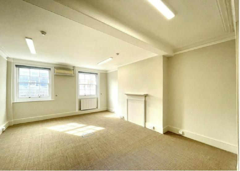 Photo of Office Space on 4, Fitzhardinge Street - Marble Arch