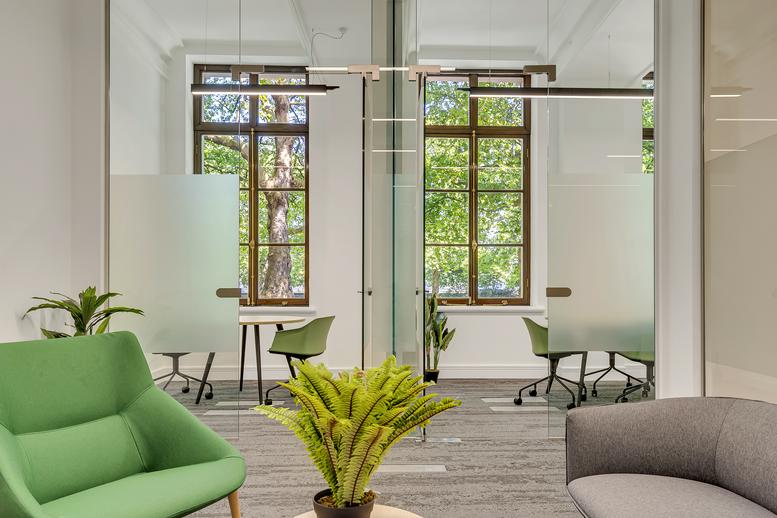 Image of an office at 4 Millbank SW1P 3LL