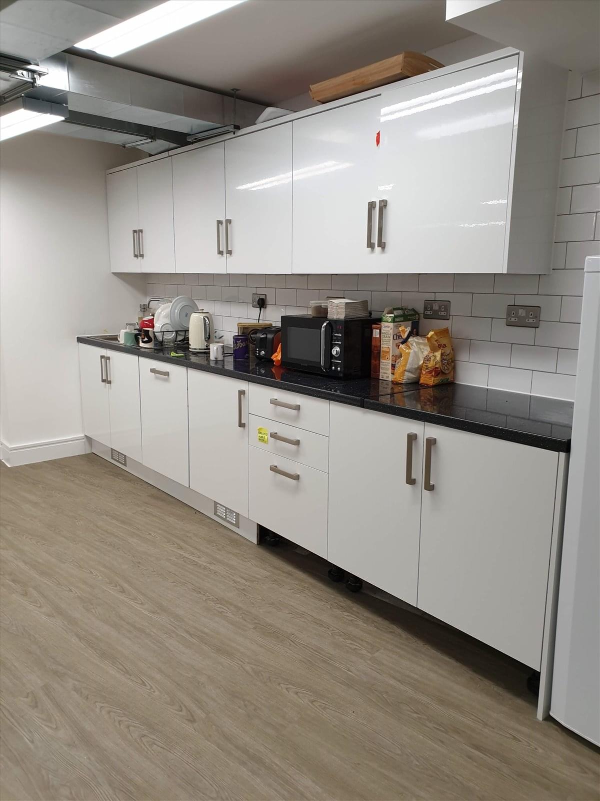 Image of the workspace at 50 Featherstone Street EC1Y 8RT
