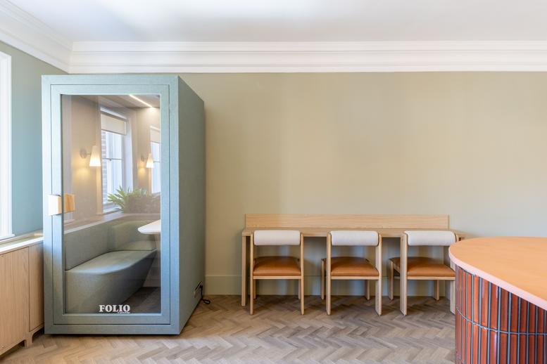 Photo of an office at 50, Queen Anne Street W1G 8HJ