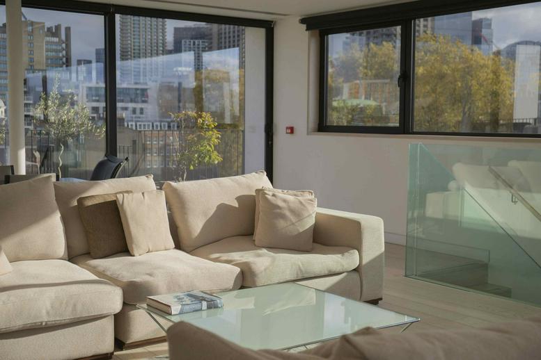 Facilities furnishings & layout of the office for rent at 56-60 Saint Johns Street EC1M 4AN